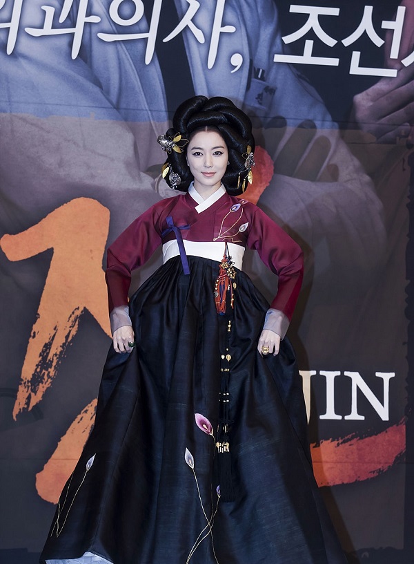 1475982759226725.jpg 2.jpg