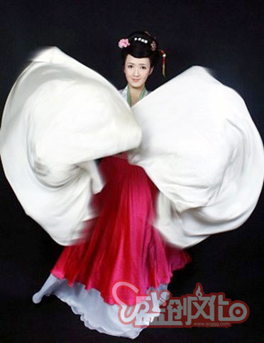     戲曲水袖技巧舞蹈《云群水袖》