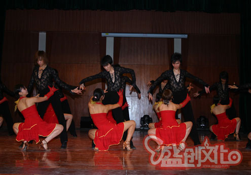      拉丁、倫巴、恰恰