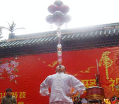 獨創(chuàng)絕技--舌轉足球