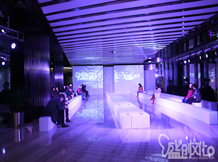 紐約時裝周仁恒置地主會場搭建現(xiàn)場